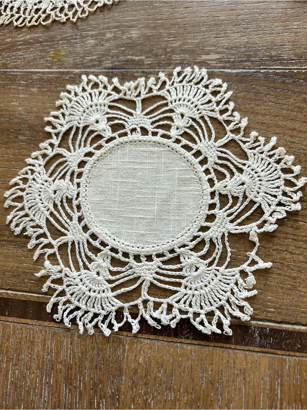 Vintage doilies off white~set of 6